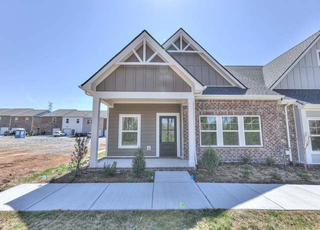Property at 736 Coburg St, Gallatin, TN 37066, 3 beds, 3 baths