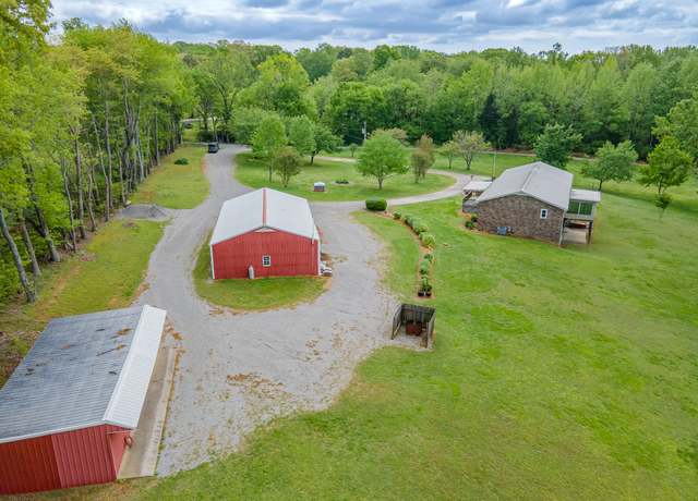 Property at 9 Frame Ln, Kelso, TN 37348, 2 beds, 3 baths
