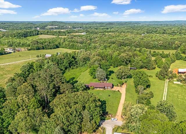 Property at 2890 Nance Bend Rd, Clifton, TN 38425, 3 beds, 2.5 baths
