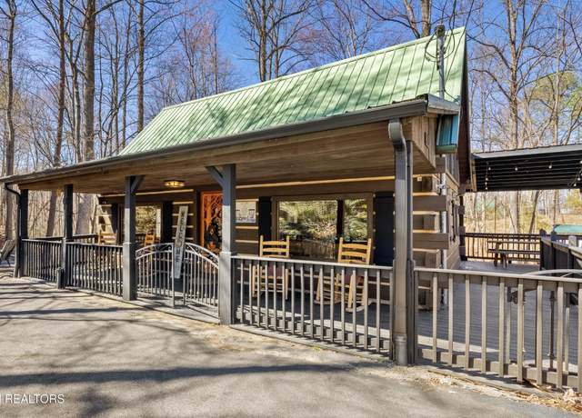 Property at 2157 E View Dr, Sevierville, TN 37876, 1 bed, 2 baths