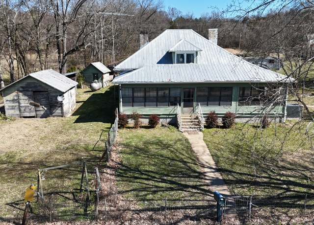 Property at 899 Bugscuffle Rd, Wartrace, TN 37183, 3 beds, 2 baths