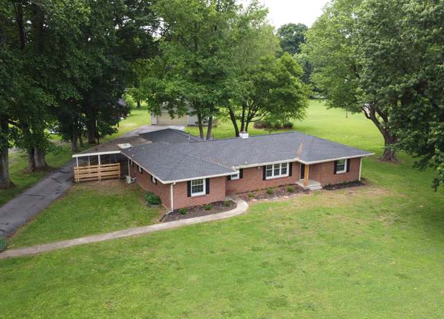 Property at 1305 Ellington Dr, Lafayette, TN 37083, 4 beds, 2 baths