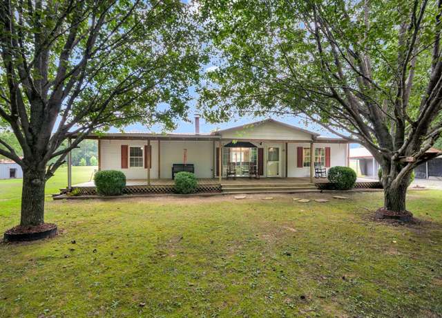 Property at 639 Pruett Rd, Dickson, TN 37055, 3 beds, 2 baths