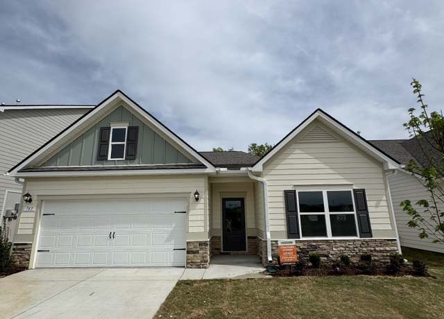 Property at 743 Chiswick Ct, Lebanon, TN 37087, 3 beds, 2 baths