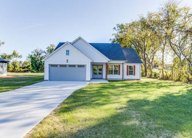 Property at 458 Sherwood Dr, Mcminnville, TN 37110, 3 beds, 2 baths
