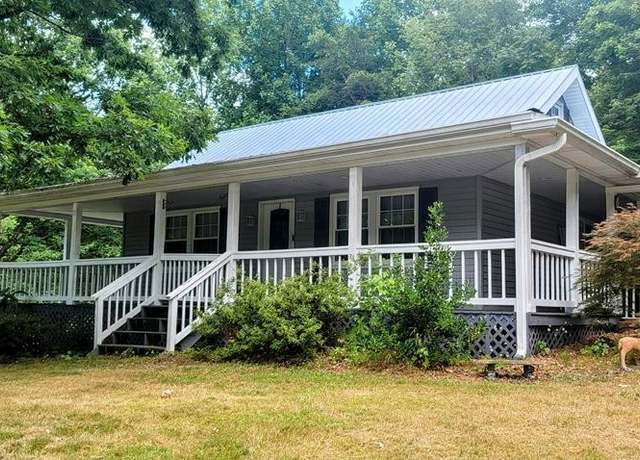 Property at 217 Simmons St, Spencer, TN 38585, 3 beds, 2.5 baths