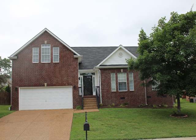 Property at 1030 Oakhall Dr, Mount Juliet, TN 37122, 3 beds, 2 baths