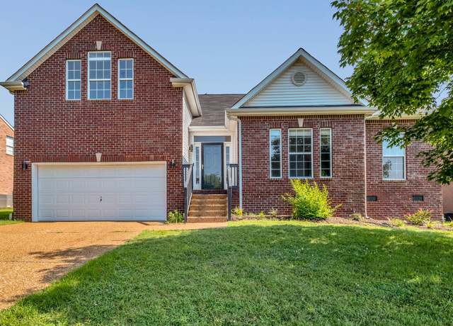 Property at 1030 Oakhall Dr, Mount Juliet, TN 37122, 3 beds, 2 baths