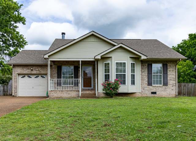 Property at 617 Kingsway Dr, Old Hickory, TN 37138, 3 beds, 2 baths