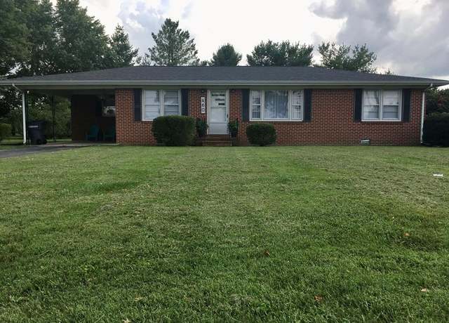 Property at 460 W Stevens St, Cookeville, TN 38501, 3 beds, 1 bath