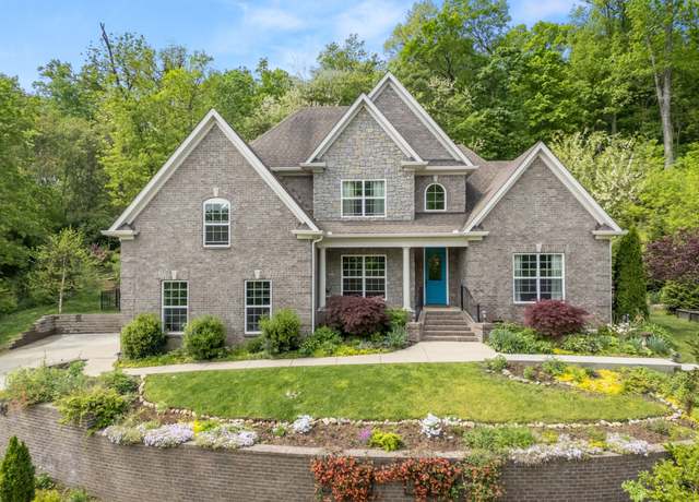 Property at 782 Saussy Pl, Nashville, TN 37205, 5 beds, 4 baths
