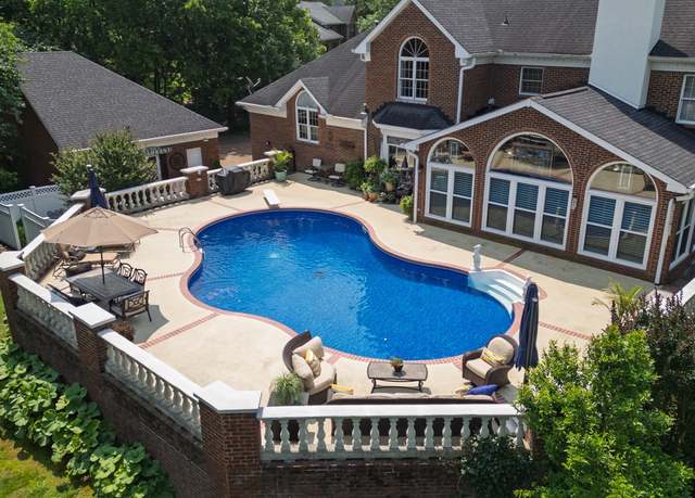 Property at 2208 Chadwick Ct, Mount Juliet, TN 37122, 4 beds, 3.5 baths