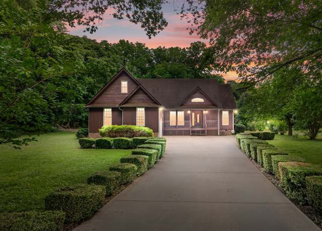 Property at 31 White Oak Rd, Stewart, TN 37175, 3 beds, 2 baths