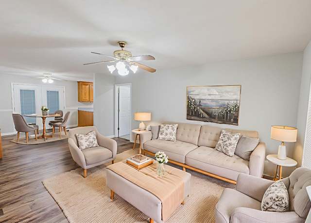 Property at 1111 Old County House Rd, Charlotte, TN 37036, 3 beds, 2 baths