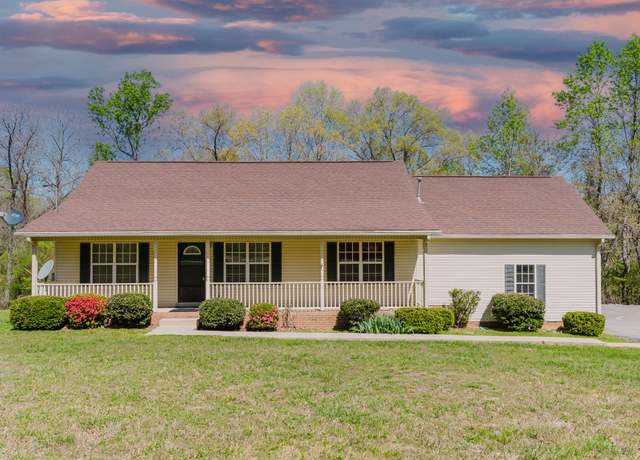 Property at 1111 Old County House Rd, Charlotte, TN 37036, 3 beds, 2 baths