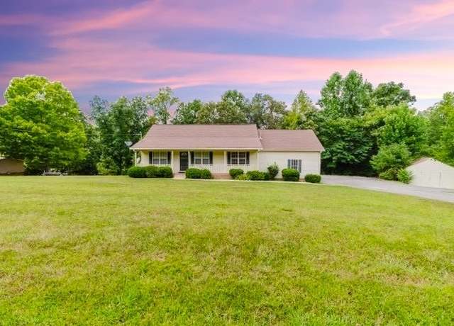Property at 1111 Old County House Rd, Charlotte, TN 37036, 3 beds, 2 baths