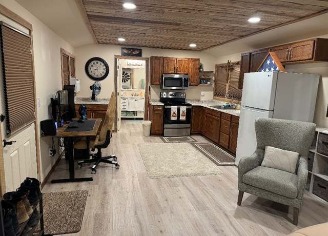 Property at 165 Haze Hyde Hollow Rd, Bethpage, TN 37022, 1 bed, 1 bath