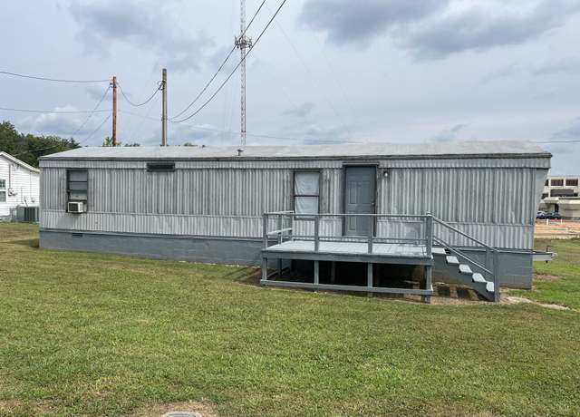 Property at 104B Batson St, Ashland City, TN 37015, 2 beds, 1 bath