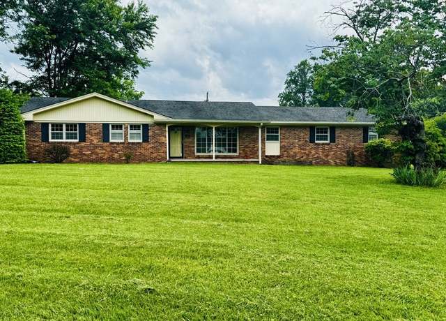 Property at 1307 Ellington Dr, Lafayette, TN 37083, 3 beds, 2.5 baths