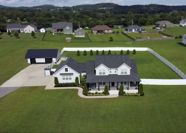 Property at 150 Bryson Ln, Castalian Springs, TN 37031, 3 beds, 2.5 baths