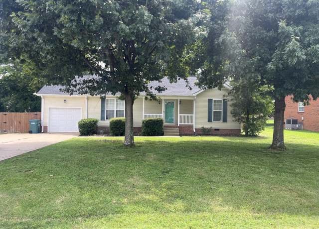 Property at 218 Stroud Dr, Lebanon, TN 37087, 3 beds, 2 baths