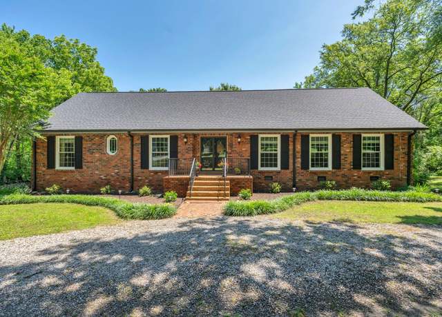Property at 1001 Dickinson Ln, Franklin, TN 37069, 4 beds, 3 baths