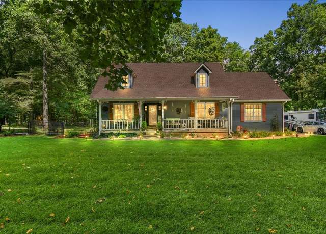 Property at 625 Mag a Mor Dr, Lafayette, TN 37083, 3 beds, 2 baths