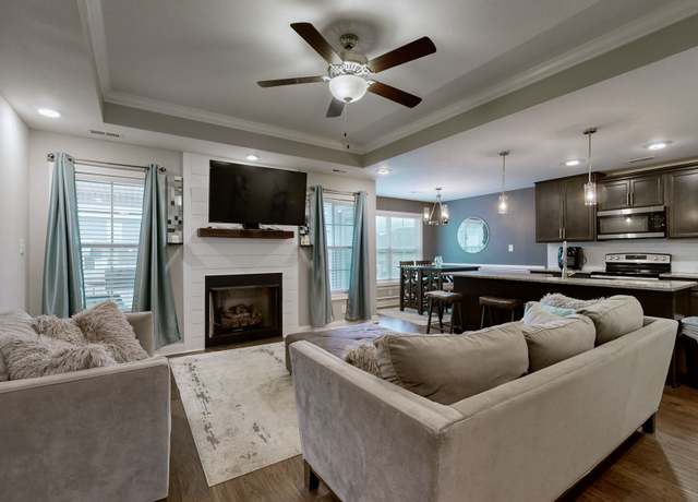 Property at 1208 Ewing Way, Clarksville, TN 37043, 3 beds, 2.5 baths