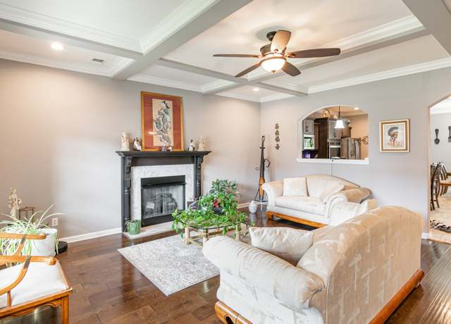 Property at 1111 Terraceside Cir, Clarksville, TN 37040, 5 beds, 2.5 baths