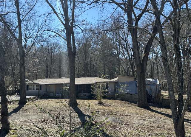 Property at 860 Weeks Dr NE, Cleveland, TN 37312, 3 beds, 2 baths