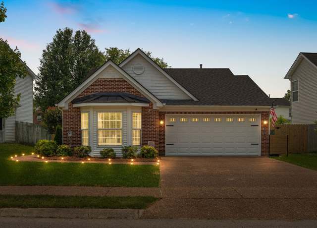 Property at 3207 Gardendale Dr, Franklin, TN 37064, 3 beds, 2 baths