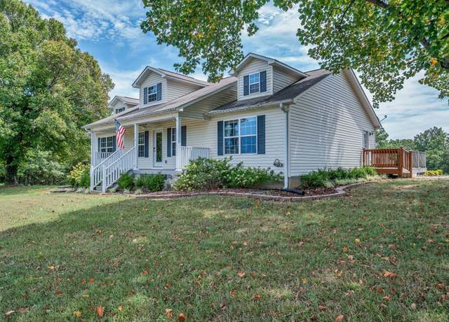 Property at 450 Wilson Hollow Rd, Dickson, TN 37055, 3 beds, 2 baths