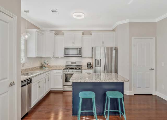 Property at 2010 Oak Trail Dr, Nolensville, TN 37135, 2 beds, 2.5 baths