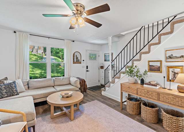 Property at 706 Seven Mile Ct, Nashville, TN 37211, 2 beds, 1.5 baths