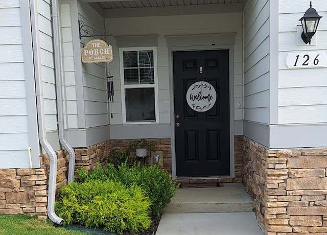 Property at 126 Townsend Ave, Shelbyville, TN 37160, 3 beds, 2.5 baths