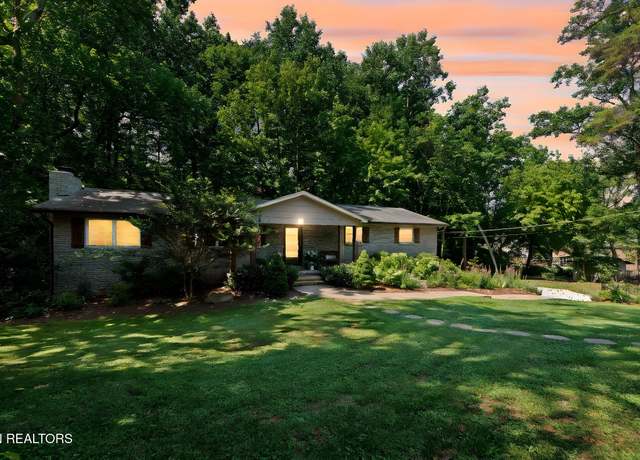 Property at 1521 Aldenwood Ln, Knoxville, TN 37919, 4 beds, 2 baths