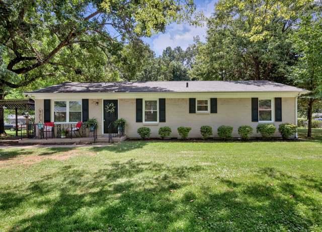 Property at 202 Valleywood Dr, Dickson, TN 37055, 1 bed, 1.5 baths