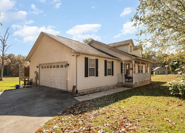 Property at 4002 Chica Rd, Crossville, TN 38572, 3 beds, 2.5 baths