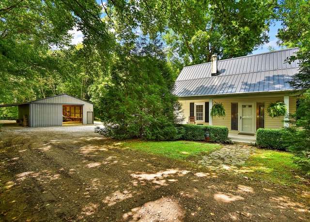 Property at 1570 Wolf Creek Rd, Silver Point, TN 38582, 3 beds, 1 bath