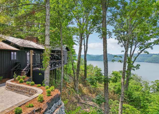 Property at 675 Blackberry Hill Rd, Silver Point, TN 38582, 3 beds, 2 baths