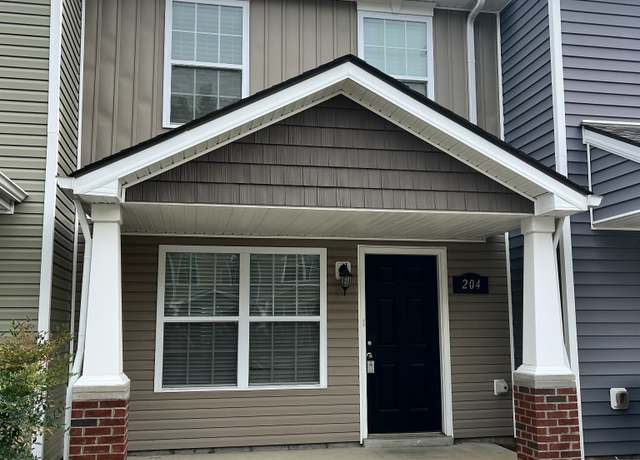 Property at 204 Alexander Blvd, Clarksville, TN 37040, 2 beds, 2.5 baths