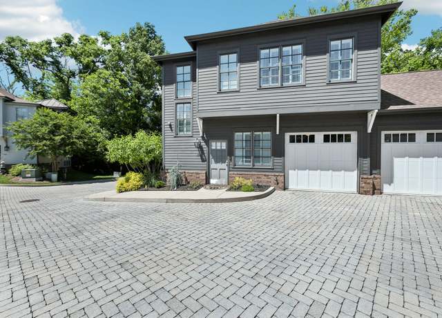 Property at 100 Cottage Ln, Franklin, TN 37064, 2 beds, 2.5 baths