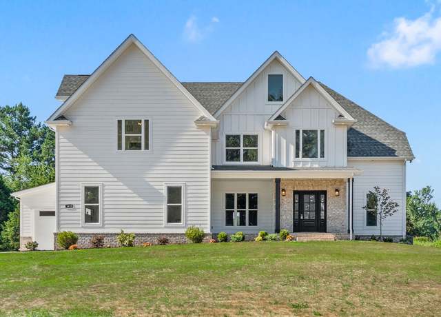 Property at 1620 Parchman Rd, Clarksville, TN 37040, 4 beds, 3 baths
