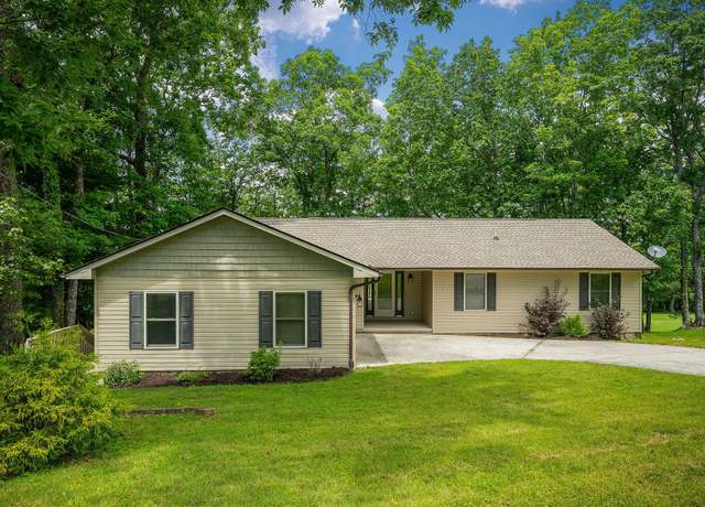 Property at 114 Greenwood Rd, Crossville, TN 38558, 3 beds, 2 baths