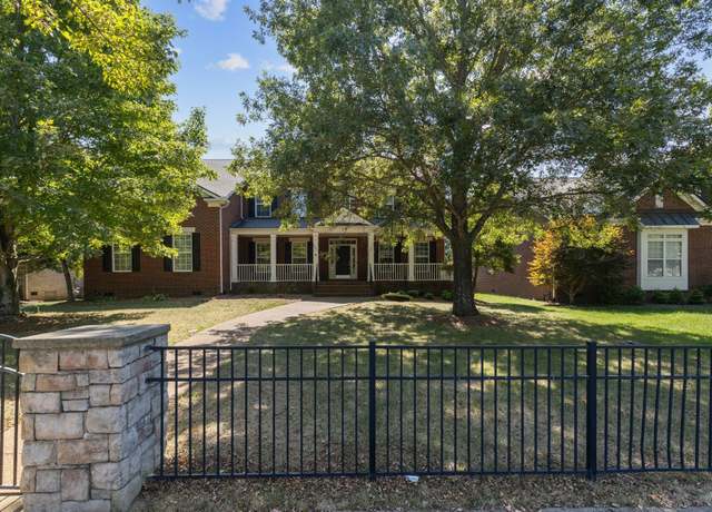 Property at 3061 Oxford Glen Dr, Franklin, TN 37067, 5 beds, 4 baths