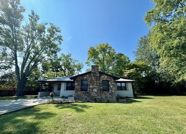 Property at 105 Kelly Dr, Decherd, TN 37324, 3 beds, 2 baths