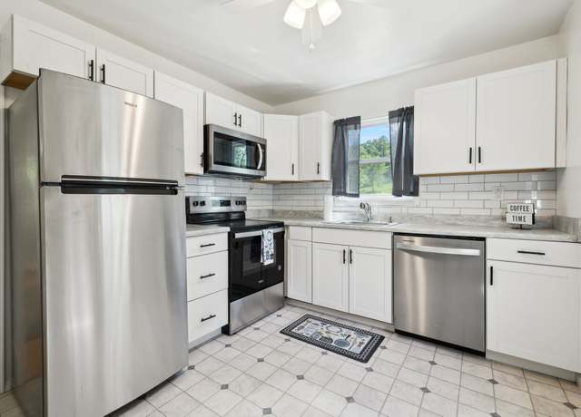 Property at 8324 River Road Pike, Nashville, TN 37209, 2 beds, 1 bath