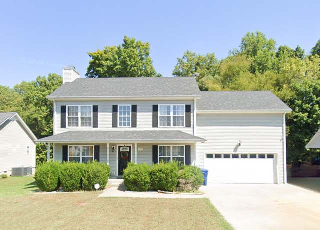 Property at 1397 Jenny Ln, Clarksville, TN 37042, 3 beds, 2.5 baths