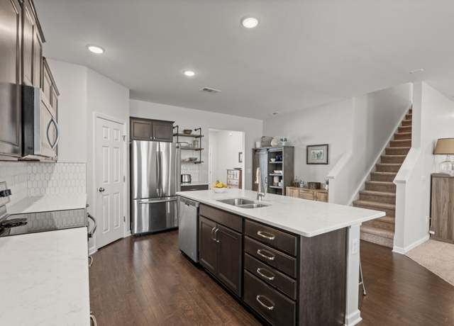 Property at 1424 Old Stone Rd NW, Lebanon, TN 37087, 5 beds, 3 baths