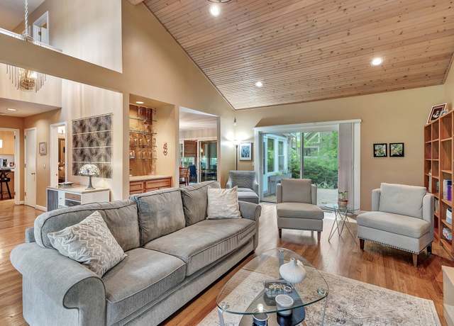 Property at 620 Harpeth Trace Dr, Nashville, TN 37221, 3 beds, 2.5 baths